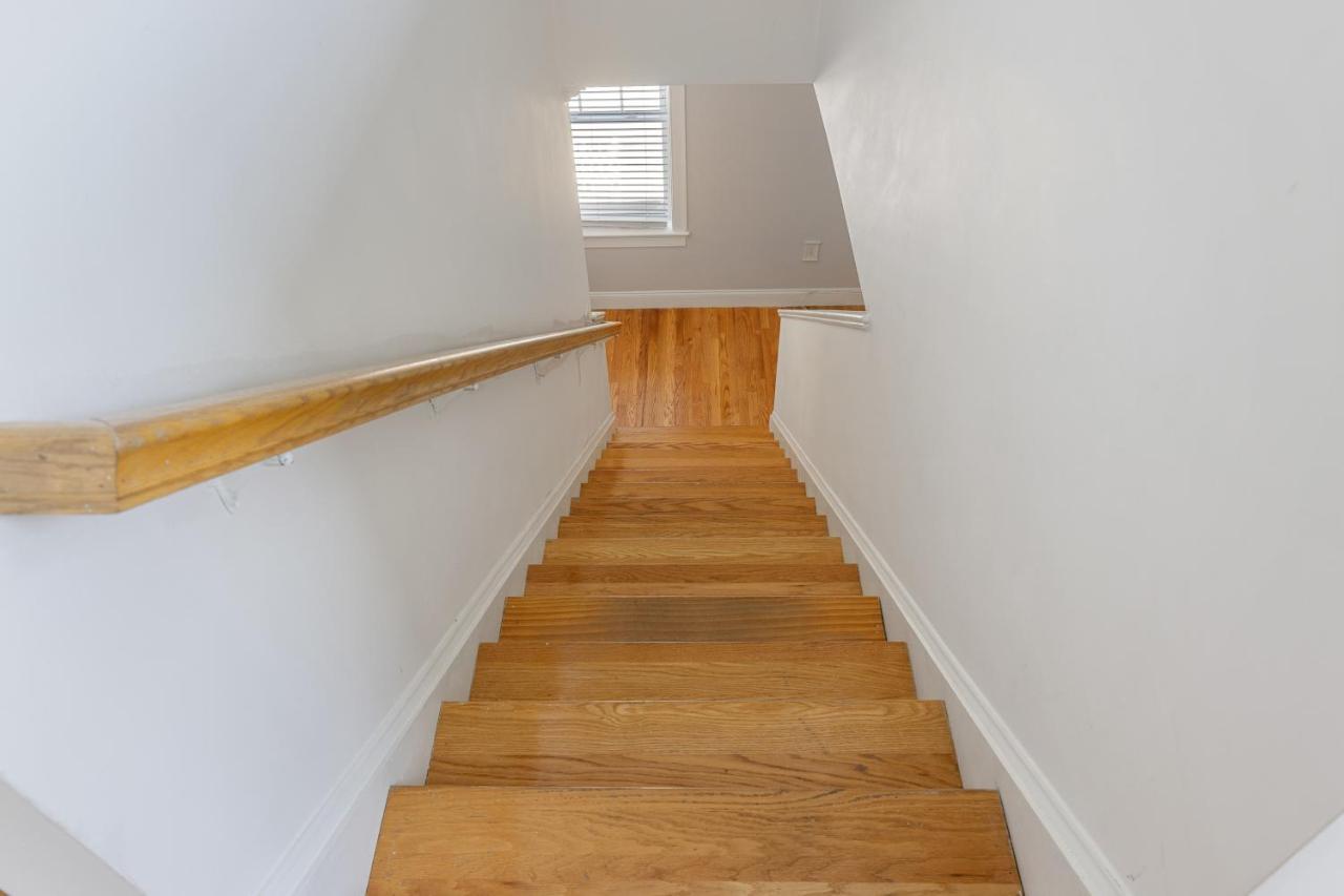 Amazing Family-Friendly And Group-Friendly Accommodation #Thebackdorch Boston Exterior foto
