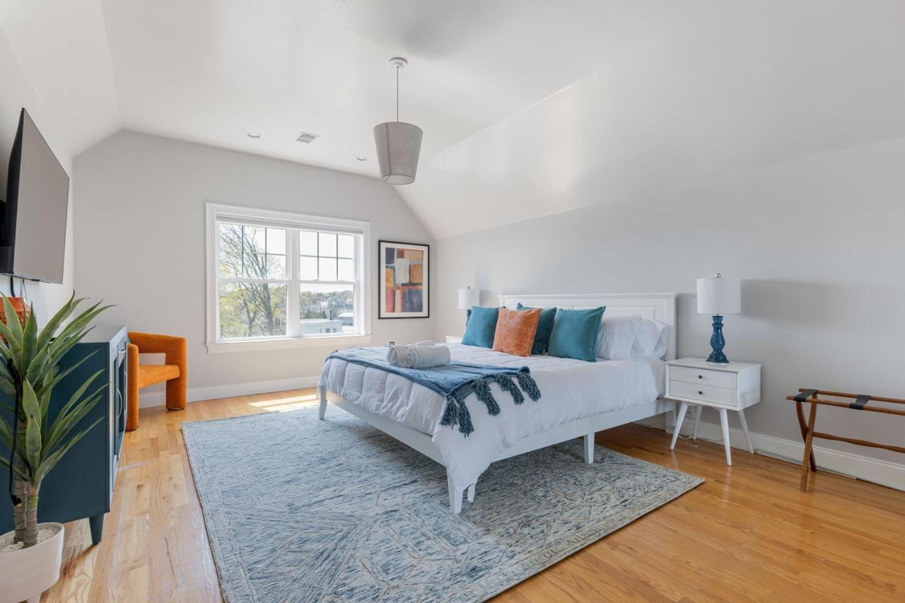 Amazing Family-Friendly And Group-Friendly Accommodation #Thebackdorch Boston Exterior foto